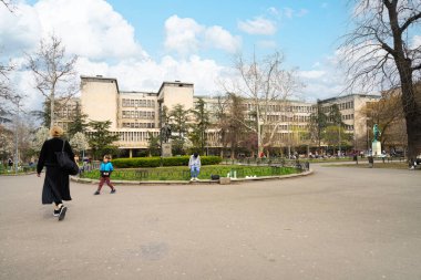 Belgrad, Sırbistan. 22 Mart 2025. Şehir merkezindeki akademik parkın panoramik görüntüsü