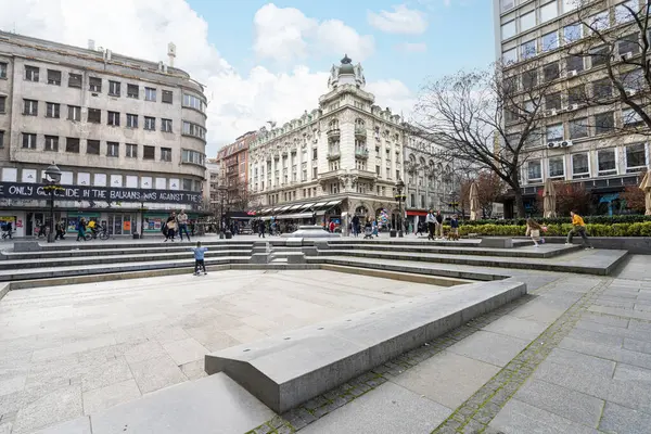 Belgrad, Sırbistan. 22 Mart 2025 tarihi şehir merkezindeki Kneza Mihaila Bulvarı manzarası