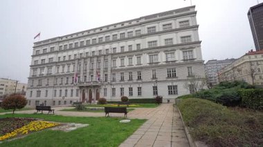 Belgrad, Sırbistan. 22 Mart 2025. Maliye Bakanlığı 'nın şehir merkezindeki dış görünümü.