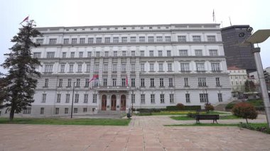 Belgrad, Sırbistan. 22 Mart 2025. Maliye Bakanlığı 'nın şehir merkezindeki dış görünümü.