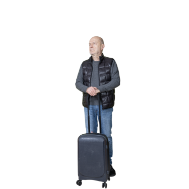 Tramvayı olan bir adam bekliyor.