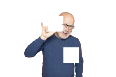 Şeffaf bir geçmişi olan, mutlu bir şekilde el sallayan üç parmaklı bir adam.