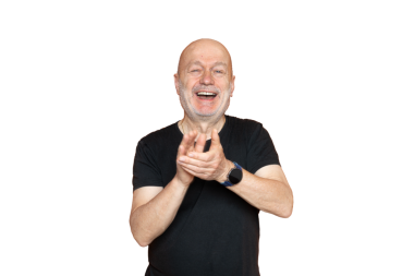 Şeffaf bir arkaplanda gülüp alkışlayan bir adam.