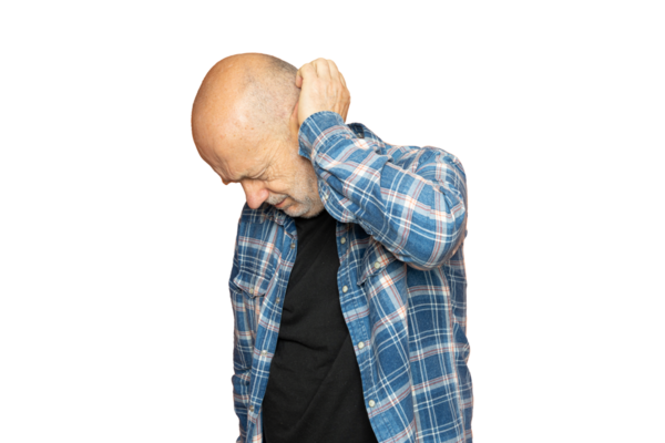 Endişeli bir adam şeffaf bir arkaplanda kafasına dokunuyor.