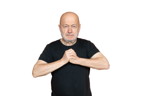 Ellerini şeffaf bir arkaplanda tutan bir adam.