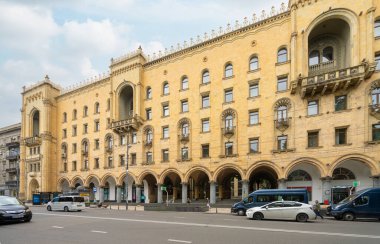 Tiflis, Georgia. 17 Mayıs 2025. Dış görünüm. Şehir merkezinde Gürcistan Ulusal Bilim Akademisi inşa ediliyor