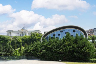 Tiflis, Georgia. 17 Mayıs 2025. Şehir merkezindeki Rike Müzik Tiyatrosu ve Sergi Merkezi