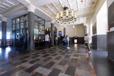 Tiflis, Georgia. 17 Mayıs 2025. Şehir merkezindeki Tiflis Füniküler Üst İstasyonu 'nun kapalı manzarası