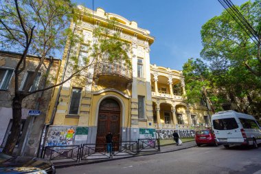 Tiflis, Georgia. 17 Mayıs 2025. Devlet Okulu N.5 'in mimarisi