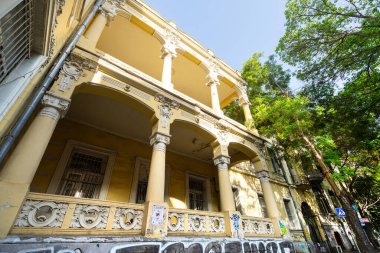 Tiflis, Georgia. 17 Mayıs 2025. Devlet Okulu N.5 'in mimarisi