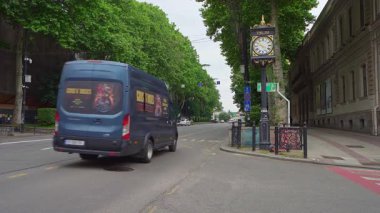 Tiflis, Georgia. 17 Mayıs 2025. Tiflis Opera ve Bale binasının dış görünüşü. Şehir merkezinde.