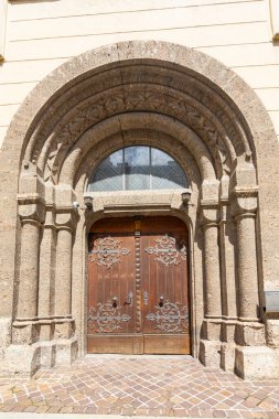 Innsbruck, Avusturya. 31 Temmuz 2025. Şehrin merkezindeki Sırp Ortodoks Kilisesi 'nden Vista Esterna