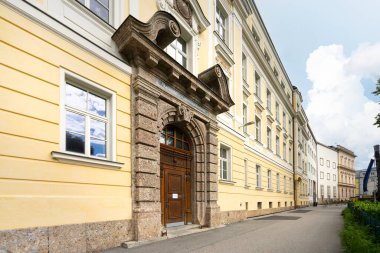 Innsbruck, Avusturya. 31 Temmuz 2025. Şehir merkezindeki Akademik Spor Salonu 'nun dış görünüşü