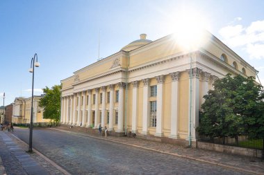 Helsinki, Finlandiya. 26 Ağustos 2025. Şehir merkezindeki Finlandiya Ulusal Kütüphanesi 'nin dış görüntüsü.