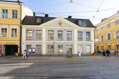 Helsinki, Finlandiya. 26 Ağustos 2025. Şehir merkezindeki Helsinki şehir müzesinin dış görüntüsü