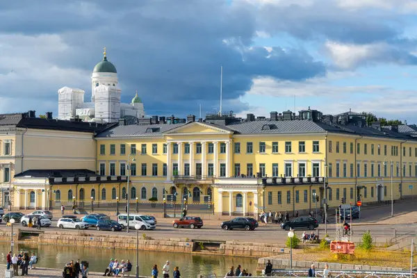 Helsinki, Finlandiya. 26 Ağustos 2025. Şehir merkezindeki Başkanlık Sarayı 'nın dış görünüşü.
