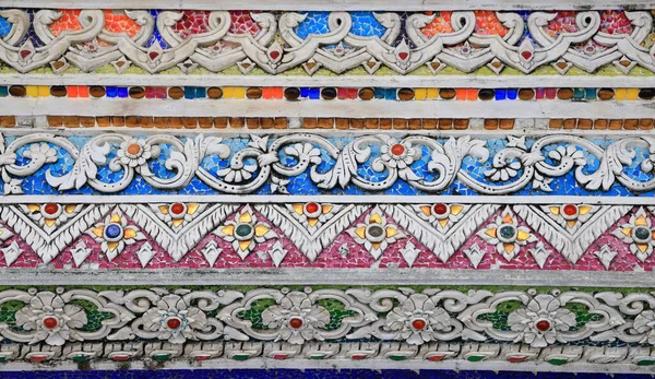 Прекрасна Деталізація Традиційного Тайського Мистецтва Прикрашеного Керамічною Плиткою Фарбою Стіні — стокове фото
