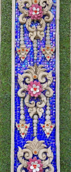 Krásný Detail Tradiční Thajské Umění Zdobené Keramických Dlaždic Malby Zdi — Stock fotografie