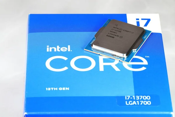 Ολοκαίνουργιο Κουτί Λιανικής Της Intel Core 13700 Υψηλής Απόδοσης Cpu Εικόνα Αρχείου