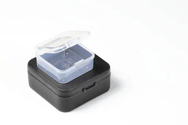 Vazio Pequena Caixa Plástico Transparente Preto Isolado Fundo Branco — Fotografia de Stock
