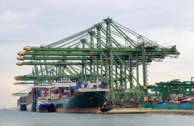 Singapur konteynır terminali, Asyalı liman ve küresel ticareti modernize etti.