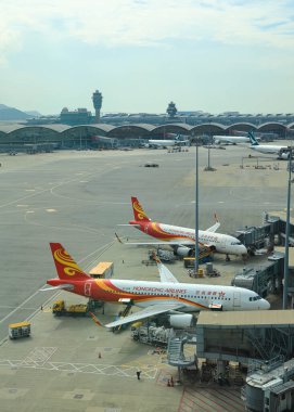 Havayolu filoları Hong Kong Uluslararası Havaalanında faaliyet gösterdi..