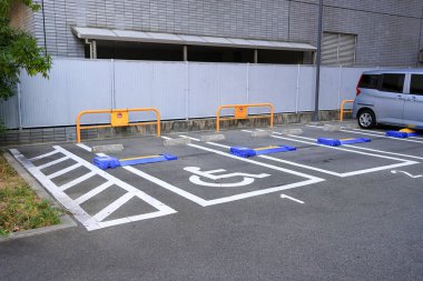 Boş Otopark Aracın doldurulmasını bekliyor.