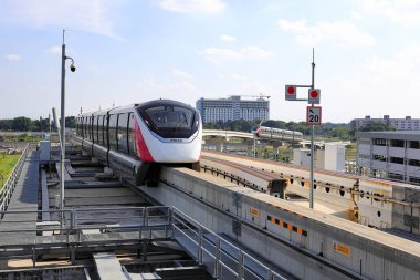 Metropolitan Bölgesi 'nde hizmet veren pembe tek raylı toplu taşıma sistemi..