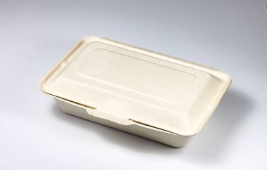 Beyaz Boş ve Boş Harcanabilir Kağıt veya Karton çatal Beyaz Arkaplanda izole.