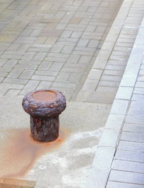 Metal pas. Metal aşınması. Kaynakta pas ve aşınma var. Eski demirde aşındırıcı pas, paslanmış pas dokusu, iskelede Rusty Bollard..