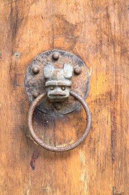 Eski ahşap kapı tokmağı, ahşap kapı antika tokmak.