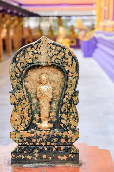 Bai Sema Taşı, Tayland 'daki bir Budist tapınağının kutsal bölgesini belirleyen sınır taşları..