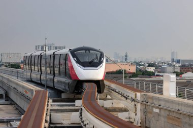 Metropolitan Bölgesi 'nde hizmet veren pembe tek raylı toplu taşıma sistemi..
