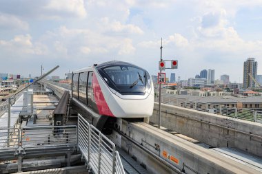 Metropolitan Bölgesi 'nde hizmet veren pembe tek raylı toplu taşıma sistemi..