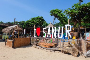 Sanur, Bali, Endonezya - 7 Şubat 2021: Sanur sahilinde 
