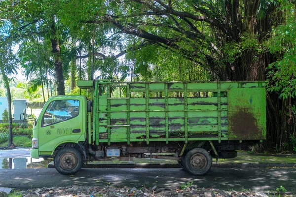 Renon Denpasar Bali Φεβρουαρίου 2021 Φορτηγό Μεταφοράς Οργανικών Αποβλήτων Πεσμένα — Φωτογραφία Αρχείου