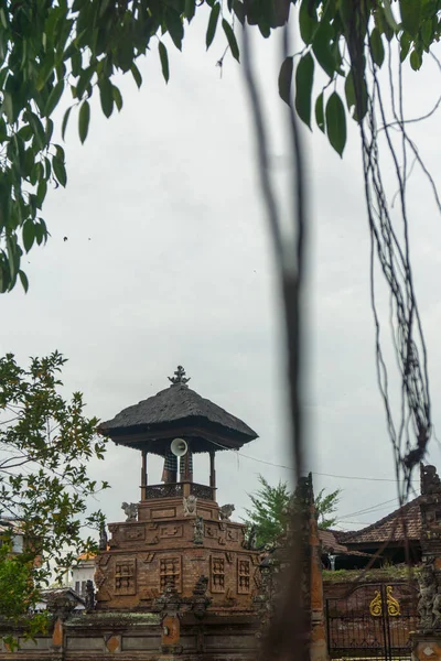 Bali Deki Binalar Tuğlalardan Bali Oymalarından Yapılmıştır Binanın Tepesinde Halka — Stok fotoğraf