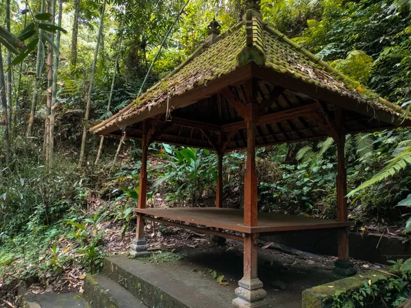 Egyszerű Menedéket Építeni Erdő Közepén Címe Gazebo Vagy Bale Bengong — Stock Fotó