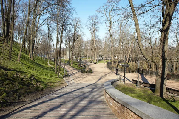 Kiew Ukraine 2023 Fußgänger Und Fahrradbrücke Über Die Abfahrt Des — Stockfoto