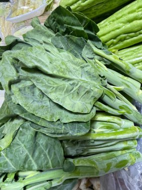 Kale, Chonburi 'de yeni bir pazarda satılıyor..