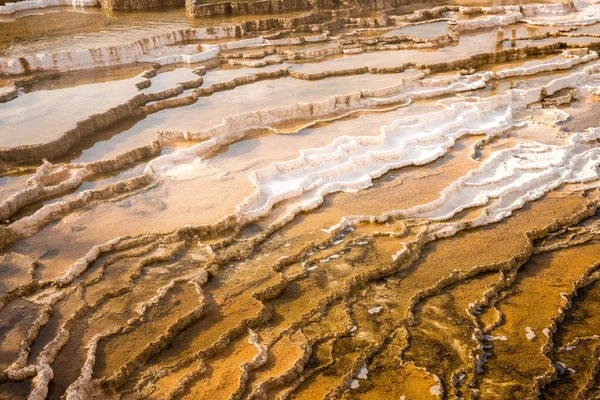 Terrasser Mammuth Varm Källa Gjord Kalciumkarbonat Från Varmt Vatten Yellowstone — Stockfoto