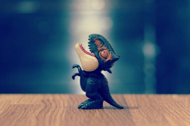 Rex dinozor aksiyon figürleri