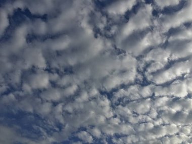 Gökyüzündeki bulutlar