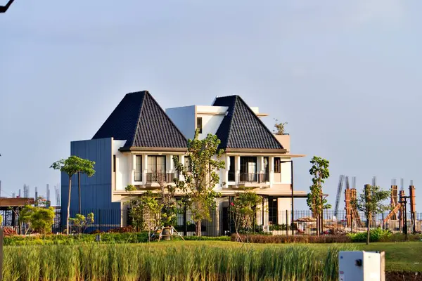 Summarecon Bogor Endonezya bölgesinde 2 yeni ev, modern stil ev tasarımı, bereketli ve güzel bitkilerle süslenmiş, Bogor, Endonezya, 4 Ağustos 2024