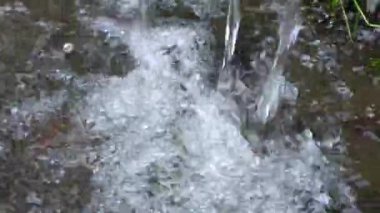 Yapay şelaleye yakın çekim, güzel doğa döngüsü olmayan dikişsiz.