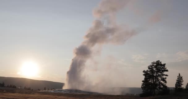 Alba Serena Parco Nazionale Yellowstone Con Caratteristiche Geotermiche — Video Stock