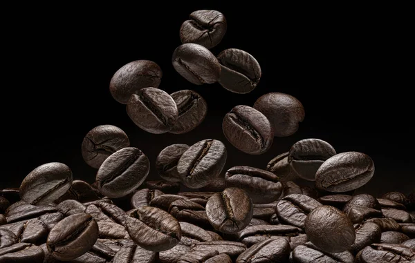 Πτώση Φρυγμένων Κόκκων Καφέ Που Απομονώνονται Μαύρο Φόντο Πλήρες Βάθος — Φωτογραφία Αρχείου