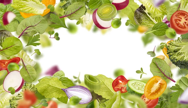 Ingredientes Alimentares Saudáveis Quadro Superalimento Folhas Salada Caindo Fatias Legumes — Fotografia de Stock