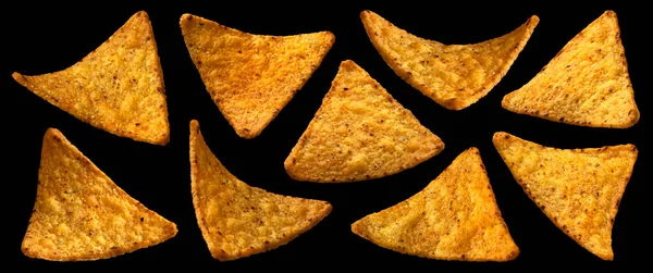 Fallende Würzige Mais Chips Heiße Mexikanische Nachos Isoliert Auf Schwarzem — Stockfoto