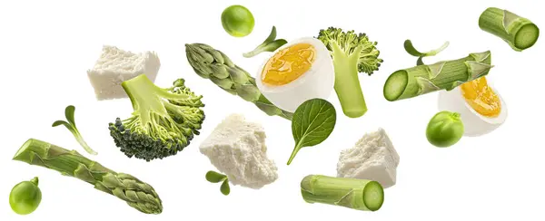 Gesunder Vegetarischer Salat Mit Ziegenkäse Fallendes Gehacktes Gemüse Isoliert Auf — Stockfoto